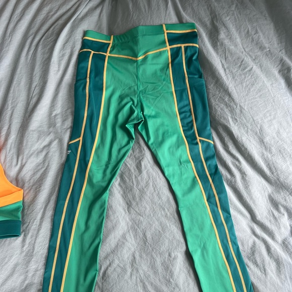 Workout set! - Picture 5 of 7